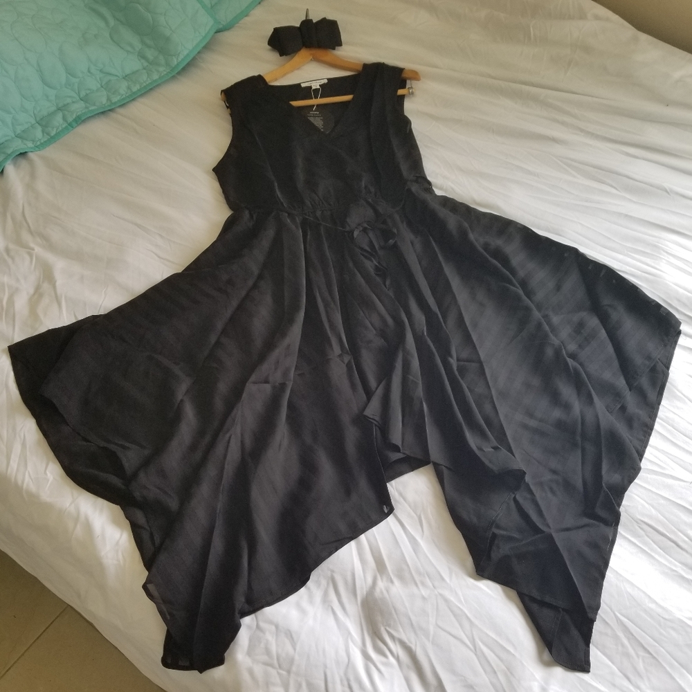 Black Handkerchief Hem Sleeveless Dress - Picture 5 of 6